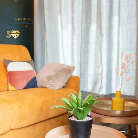 Le Grillon De Pongo Elegant T2 Avec Balcons *